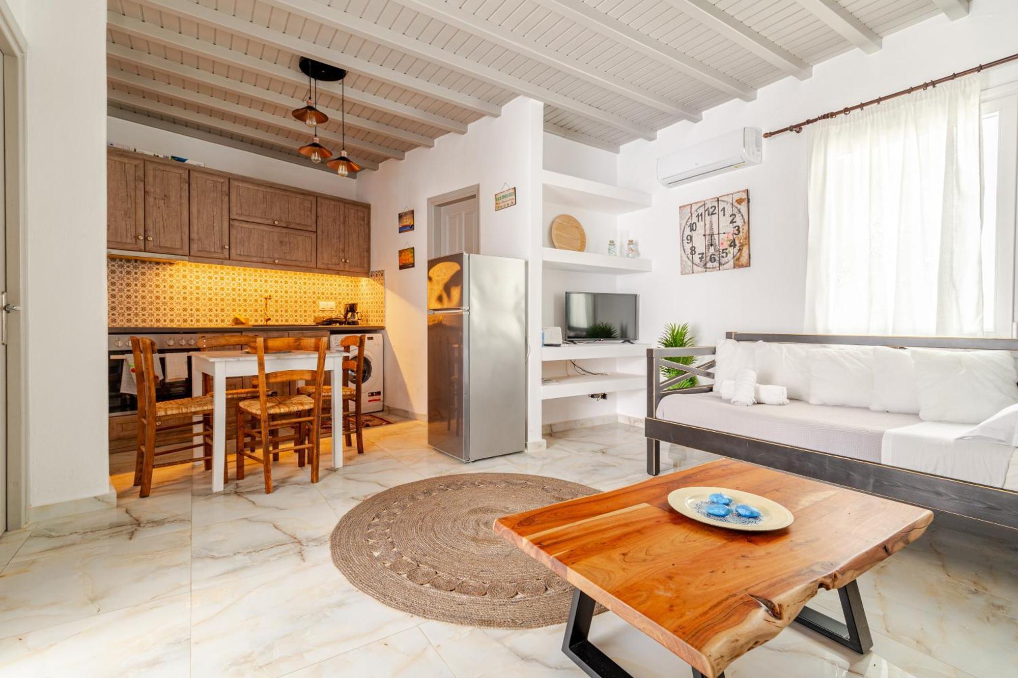 Elenitas Beach House In Ornos ภายนอก รูปภาพ