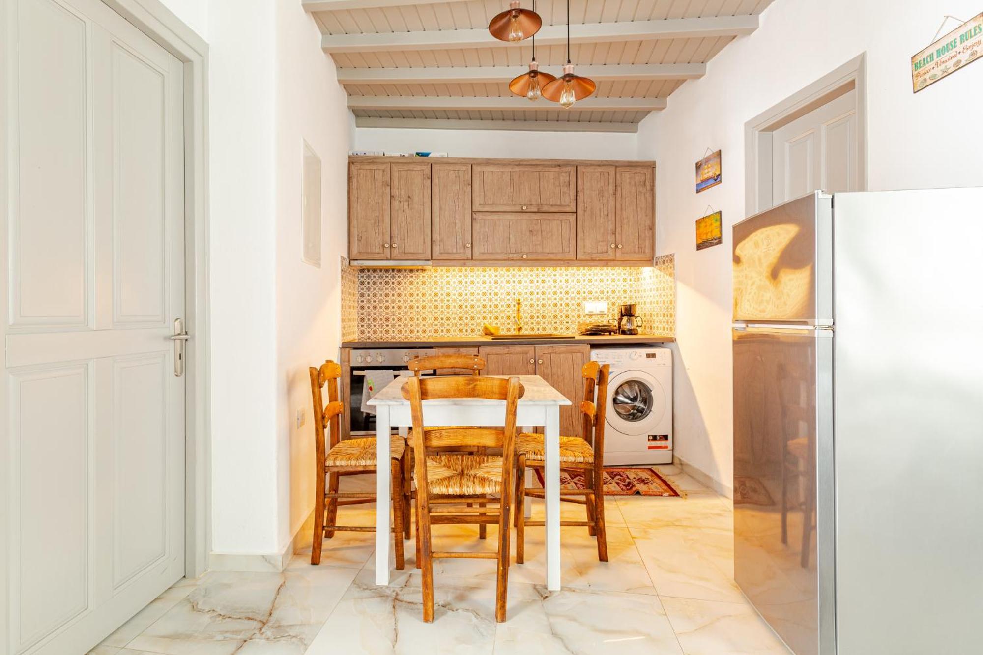 Elenitas Beach House In Ornos ภายนอก รูปภาพ