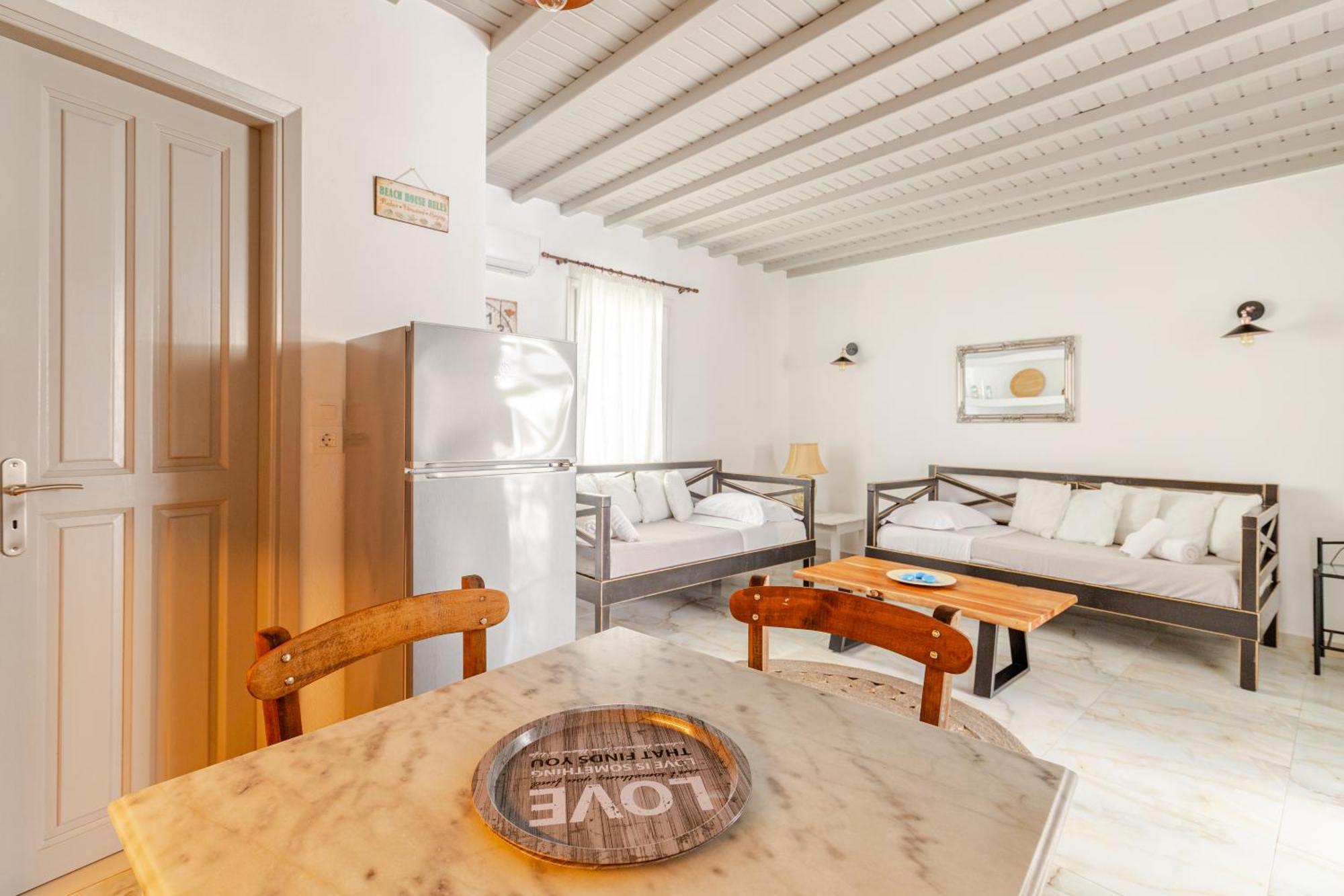 Elenitas Beach House In Ornos ภายนอก รูปภาพ