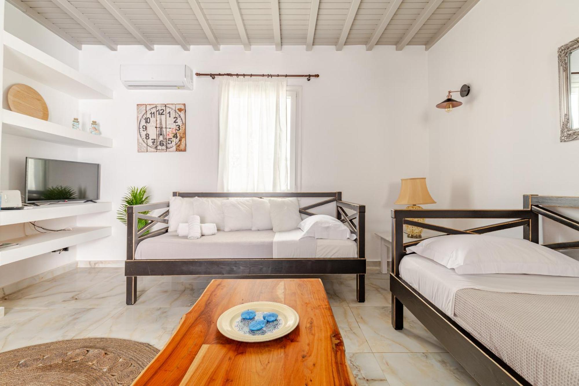 Elenitas Beach House In Ornos ภายนอก รูปภาพ