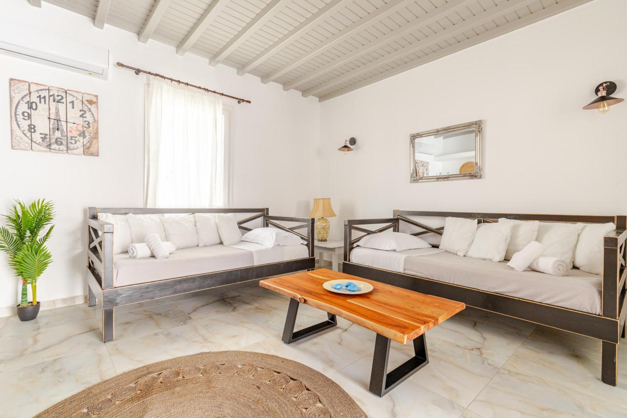 Elenitas Beach House In Ornos ภายนอก รูปภาพ
